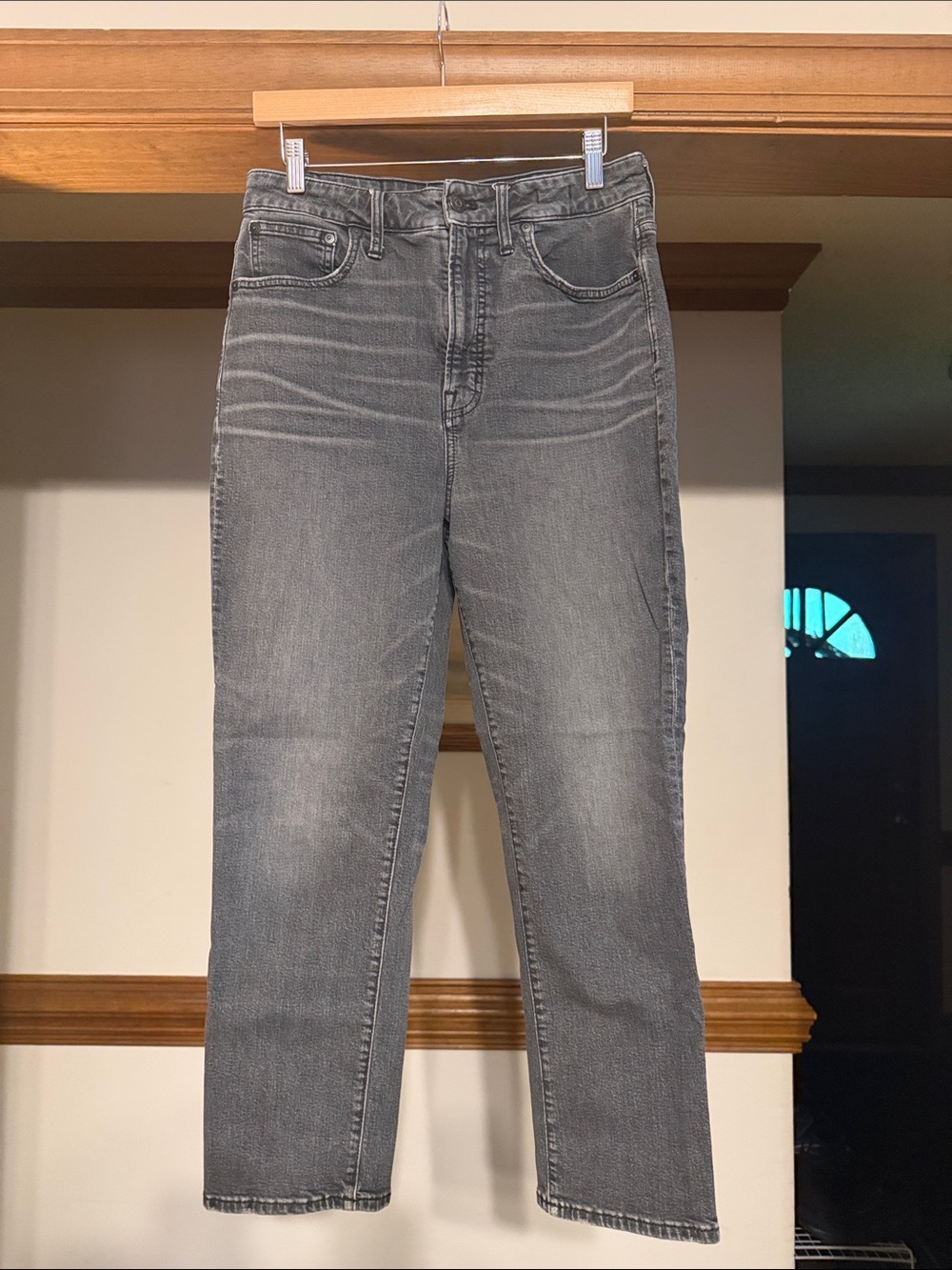 Madewell Straight-Leg Jeans in Faded Gray